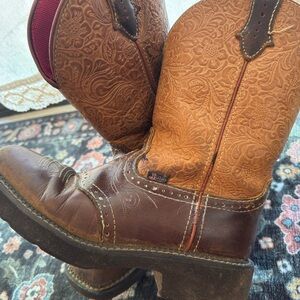 Justin Boots Brown and Tan Embossed Women's Shoes